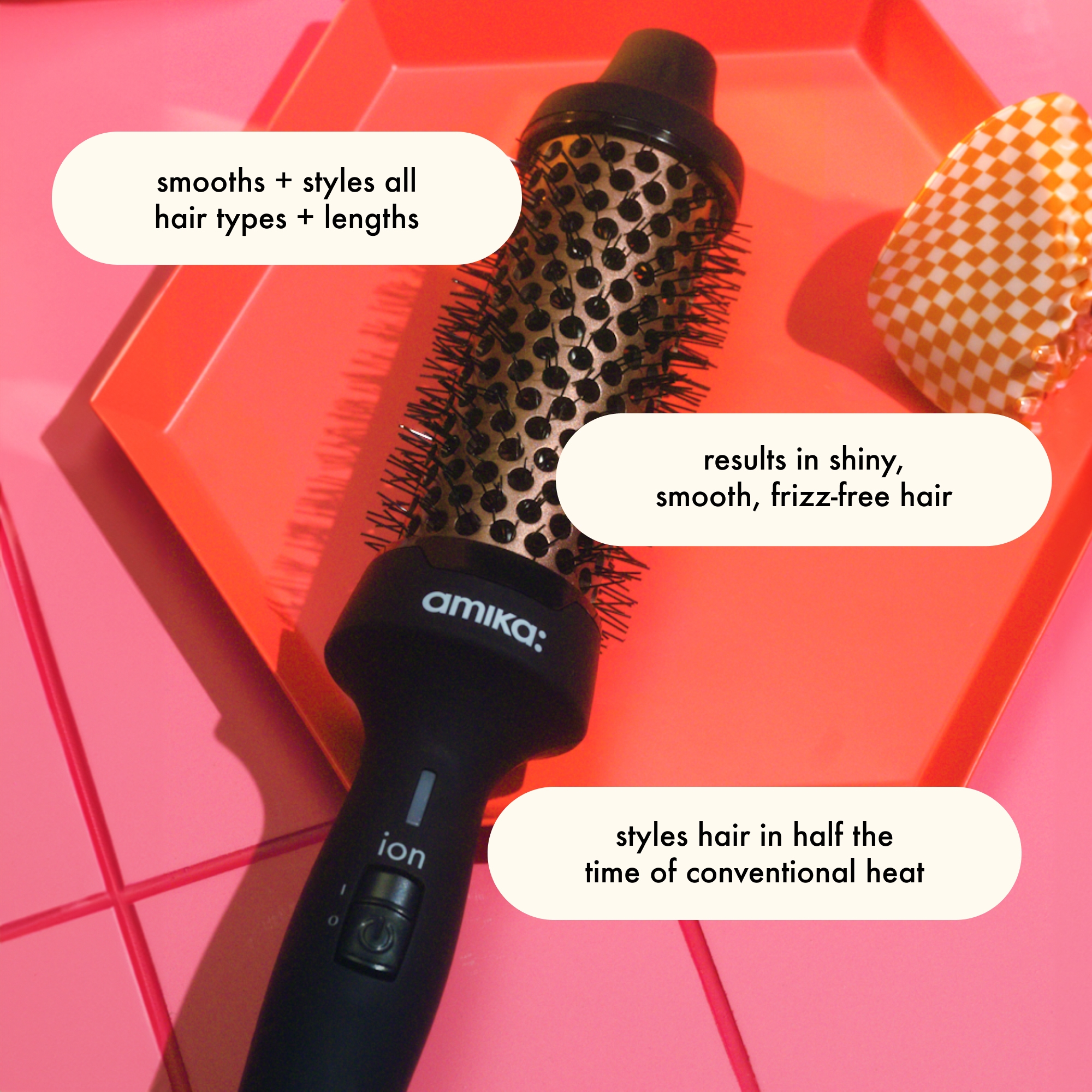 Amika Blowout Babe Thermal store Brush