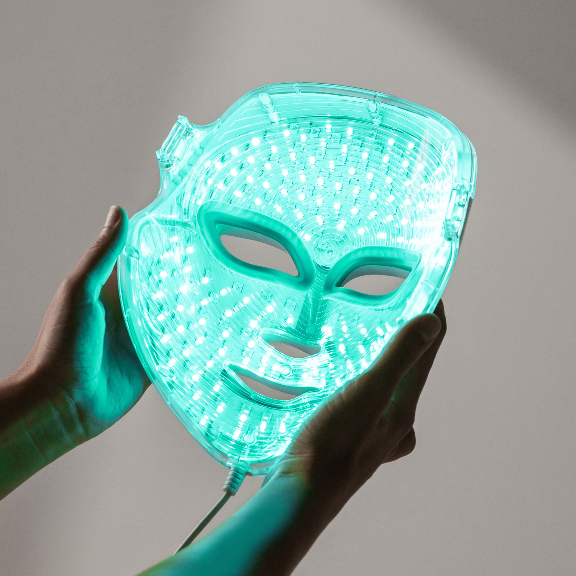 Déesse Pro LED Phototherapy Mask | Cult Beauty