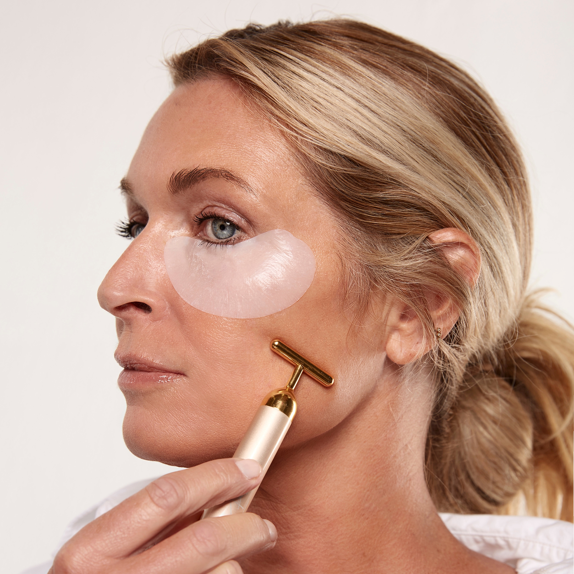 Jillian Dempsey Gold Sculpting Bar | Dermstore