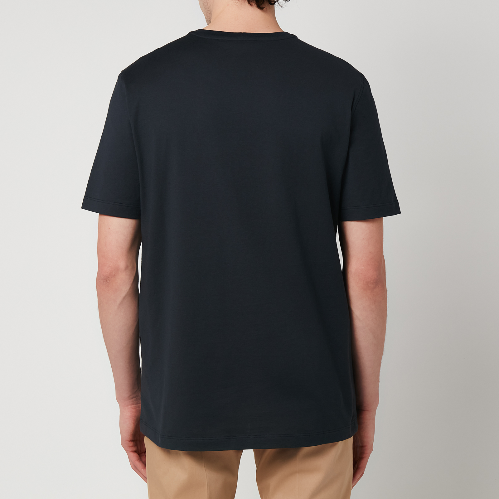 【関税込み】Ferragamo ネイビー ロゴプリント Tシャツ Ferragamo logo-print Cotton T-shirt | White | FARFETCH