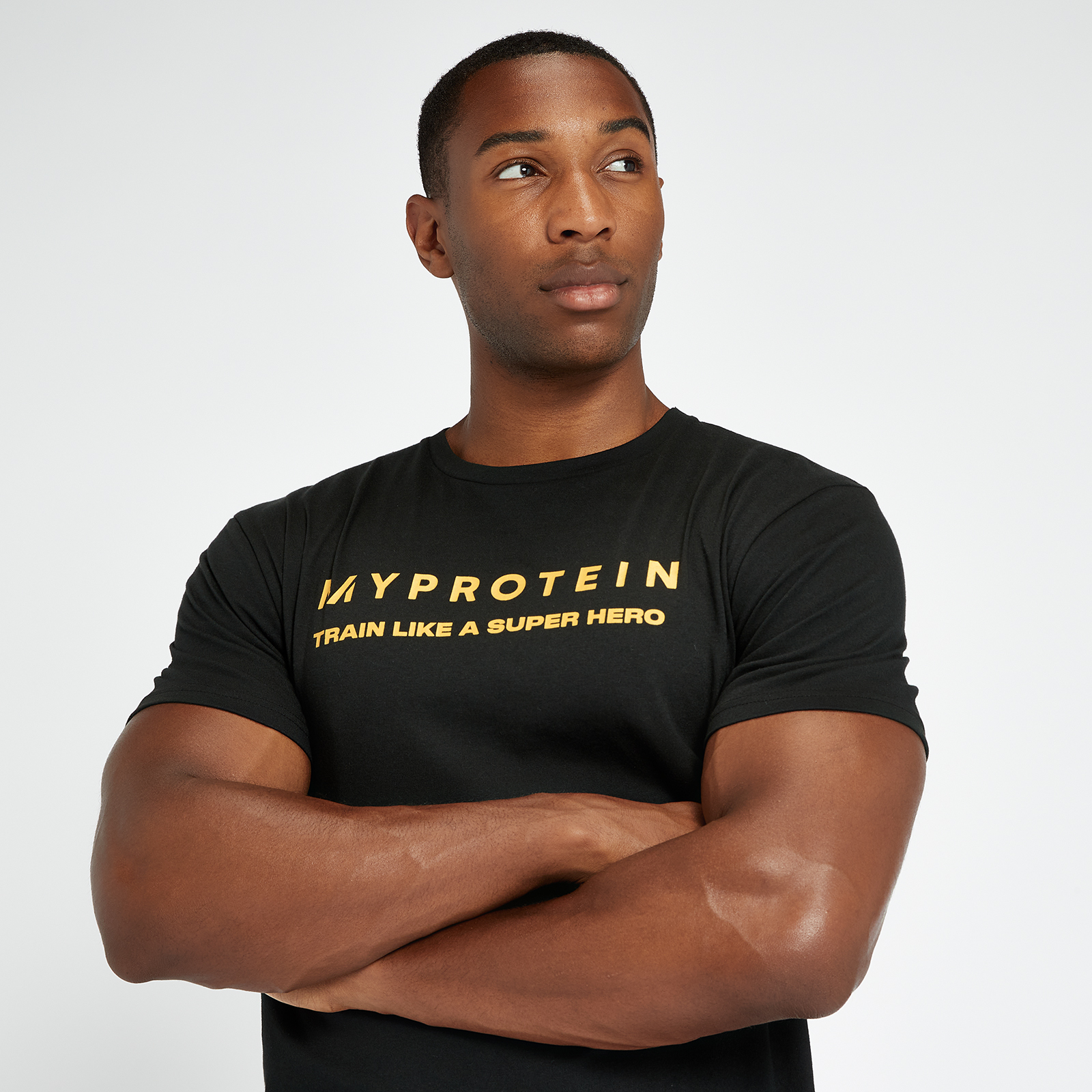 バットマン “Train Like a Super Hero” Tシャツ | MYPROTEIN™