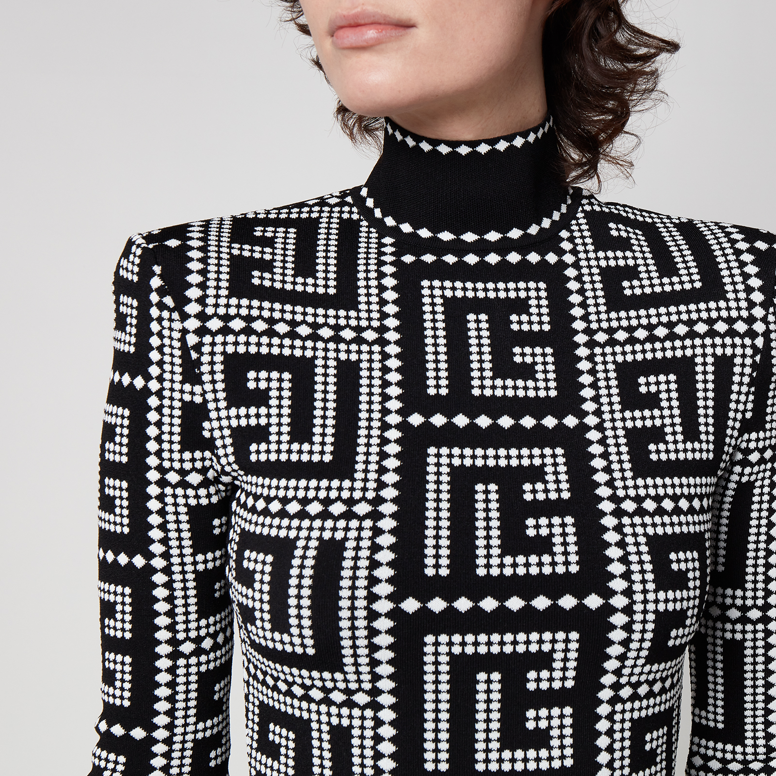 【関税込み】Balmain ブラック アーガイル ミディアムドレス Balmainのブラック アーガイル ミディアムドレスがセール中