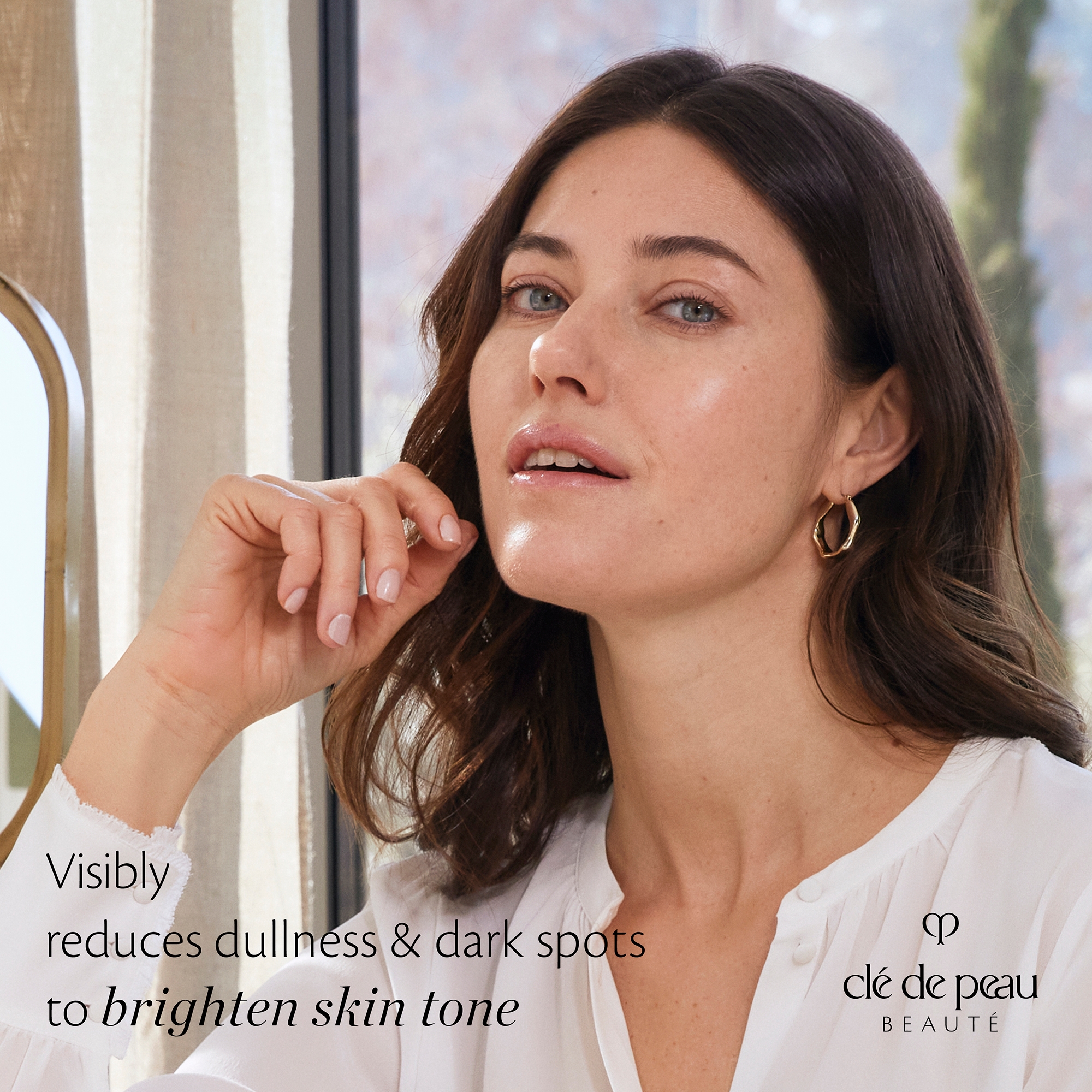 Clé de Peau Beauté Brightening Enhancer Veil SPF 32 – Cos Bar