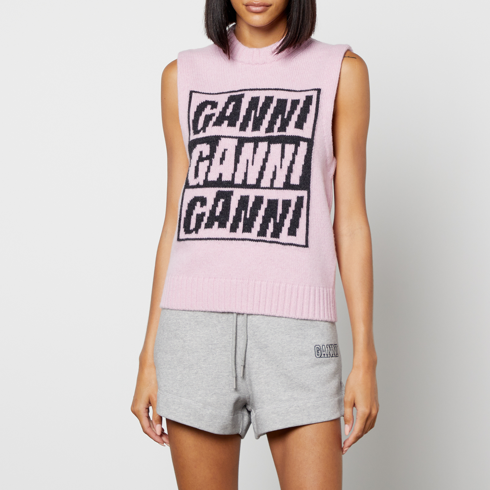 GANNI ロコ刺繍トロストリンクショツ T35653654 099 Black Textured Top | GANNI US