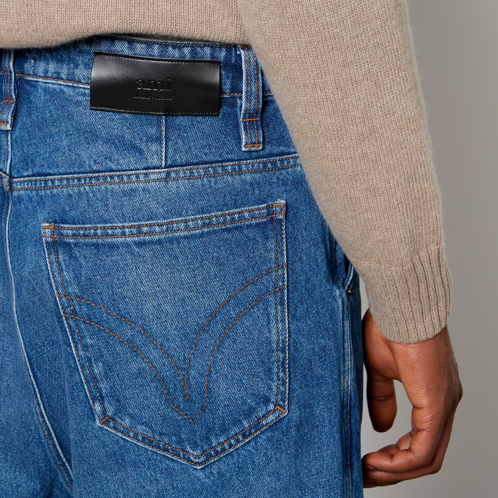 【関税&送料込】Ami Denim Jeans AMI Alex Mid Wash Indigo Denim Jeans - W30 | Coggles