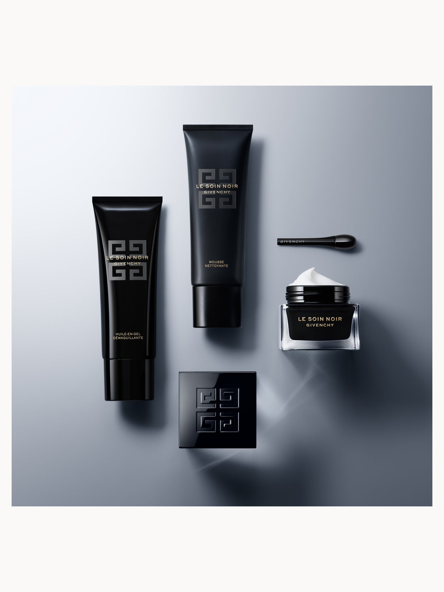Givenchy Le Soin Noir Cleansing Foam 125ml | LOOKFANTASTIC