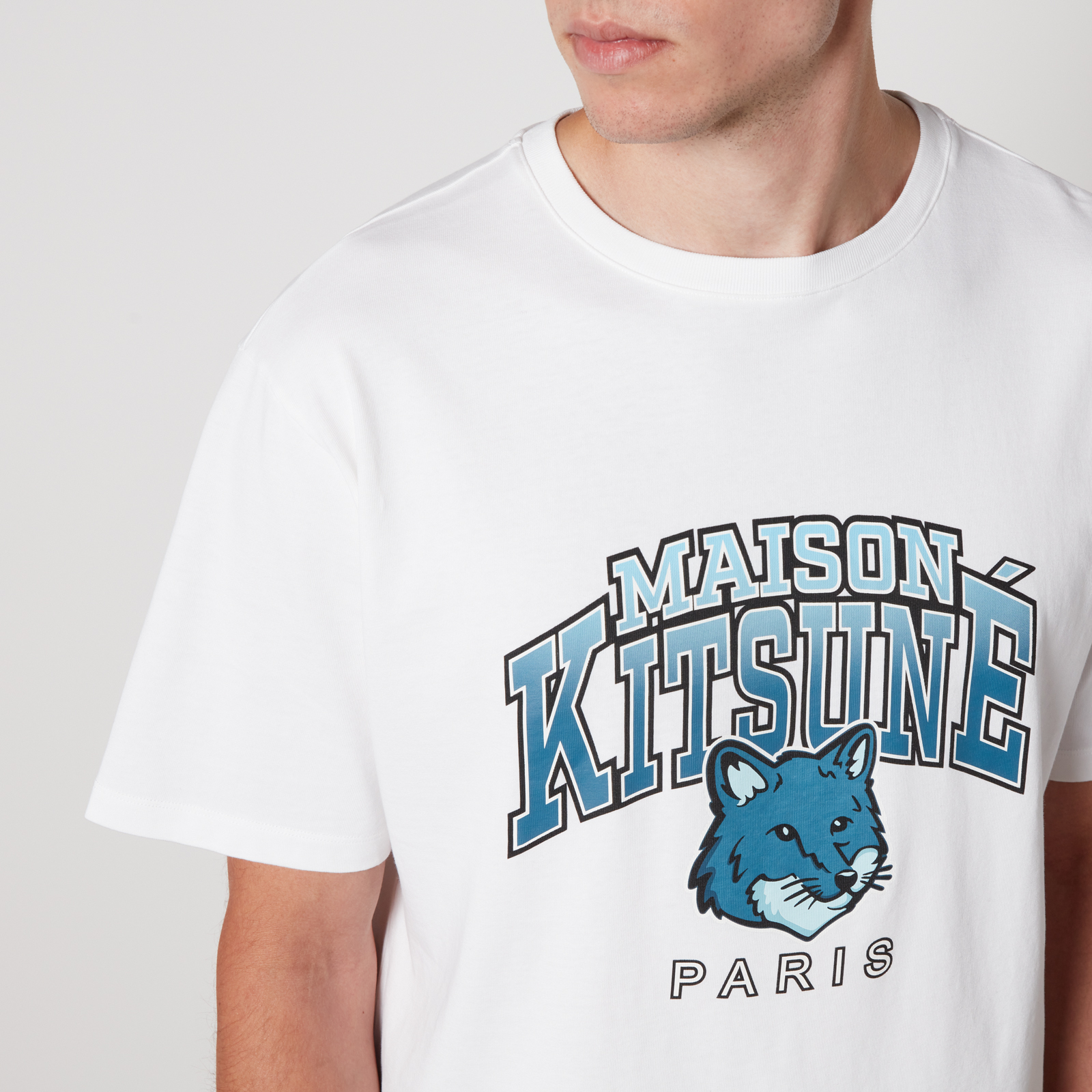 MAISON KITSUNE｜SHORT-SLEEVED ROUND NECK T-SHIRTS (FOXHE FOX HEAD PATCH REGULAR TEE-SHIRT | Maison Kitsuné