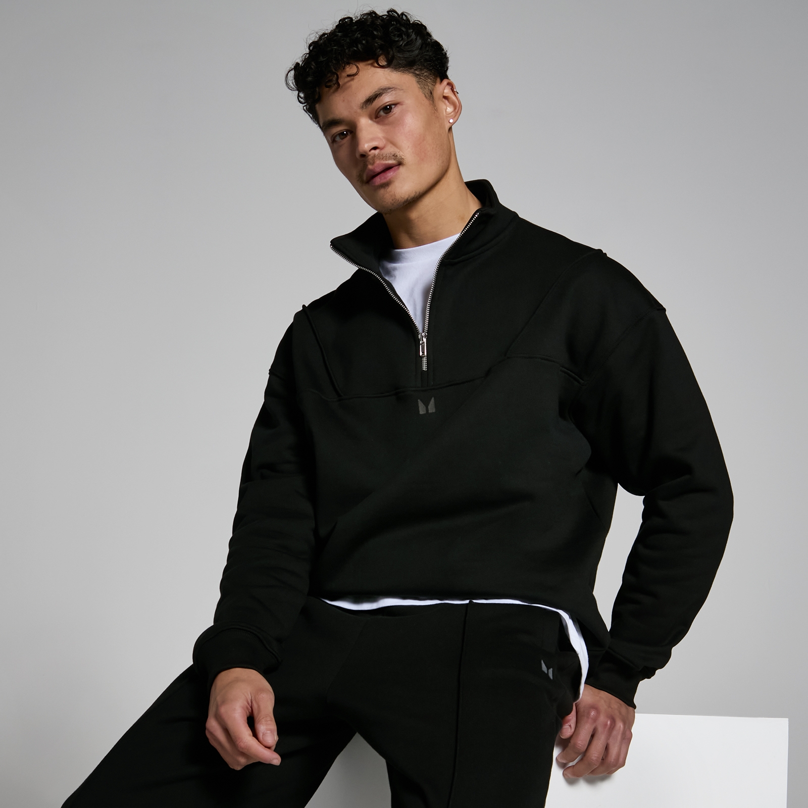 MP Men's Lifestyle Heavyweight 1/4 Zip - Black | Myprotein UK