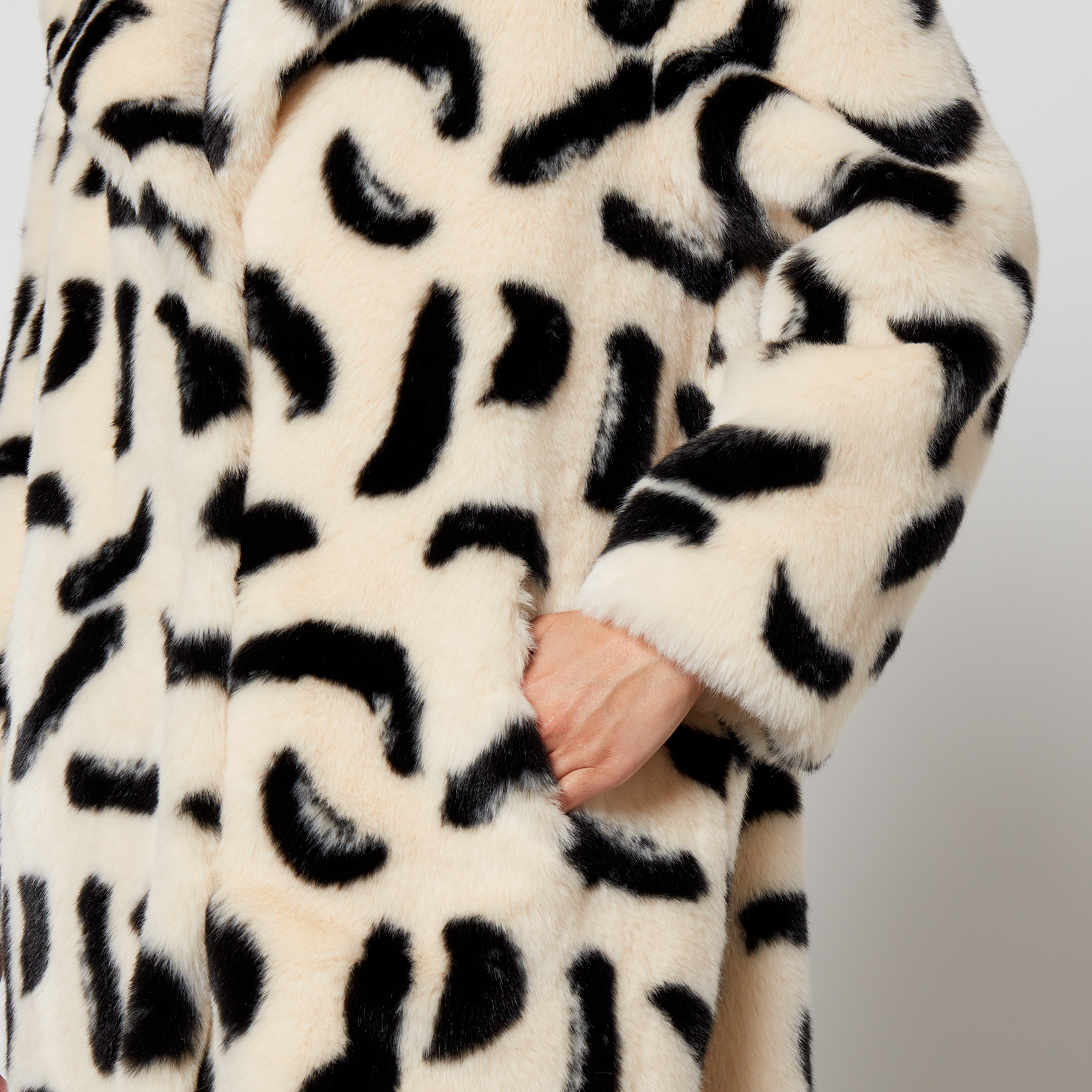 Jakke Katie Printed Faux Fur Coat - XS | Coggles Jakke Katie Printed Faux Fur Coat - XS | Coggles