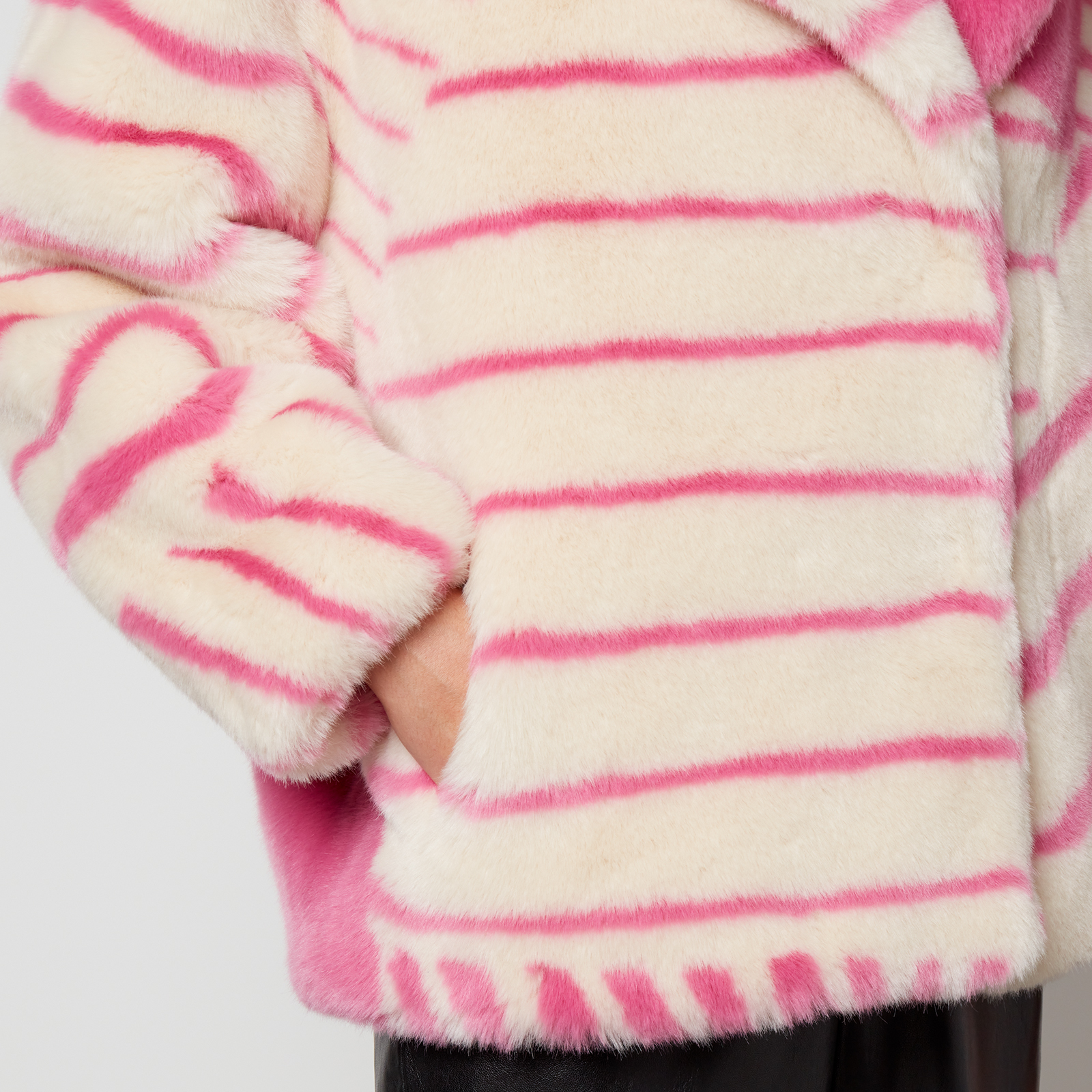 Jakke Rita Faux Fur Coat - XS | Coggles