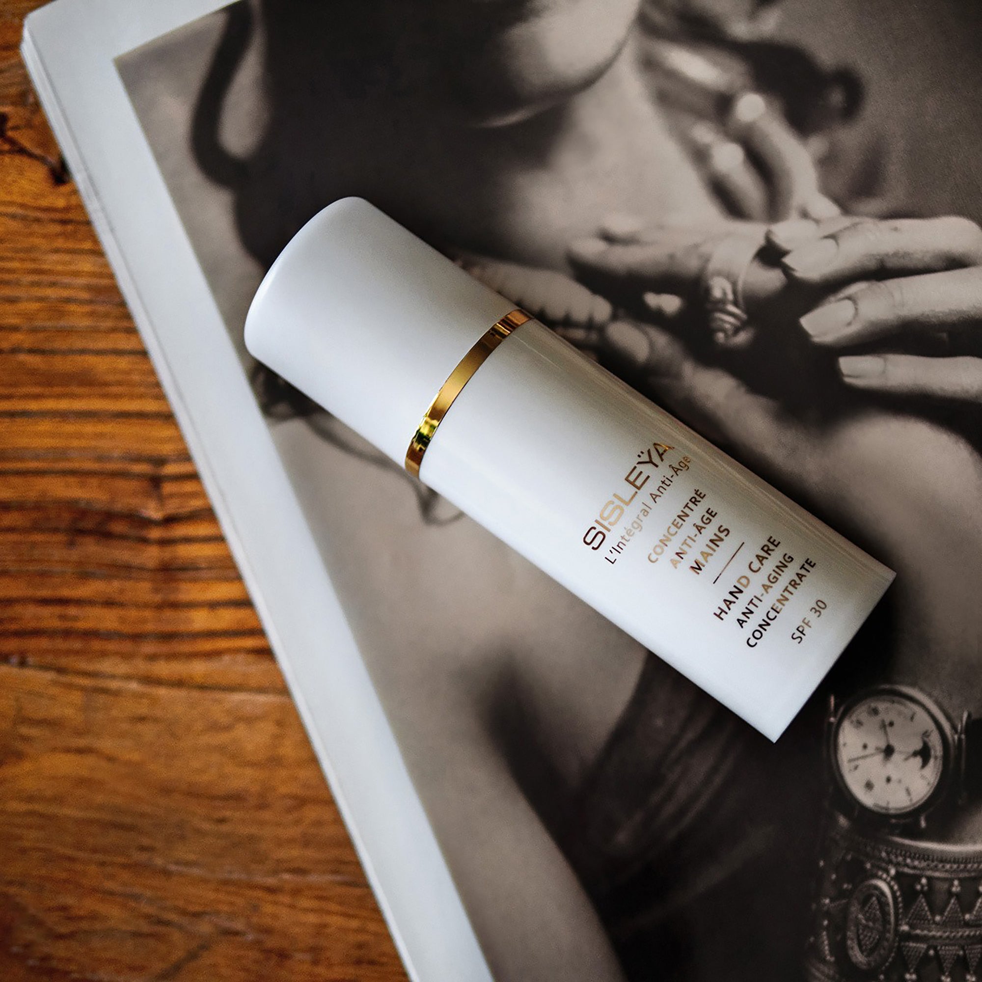 Sisley Paris Sisleïa L'intergral Anti-Age Hand Care 75ml | Cult Beauty