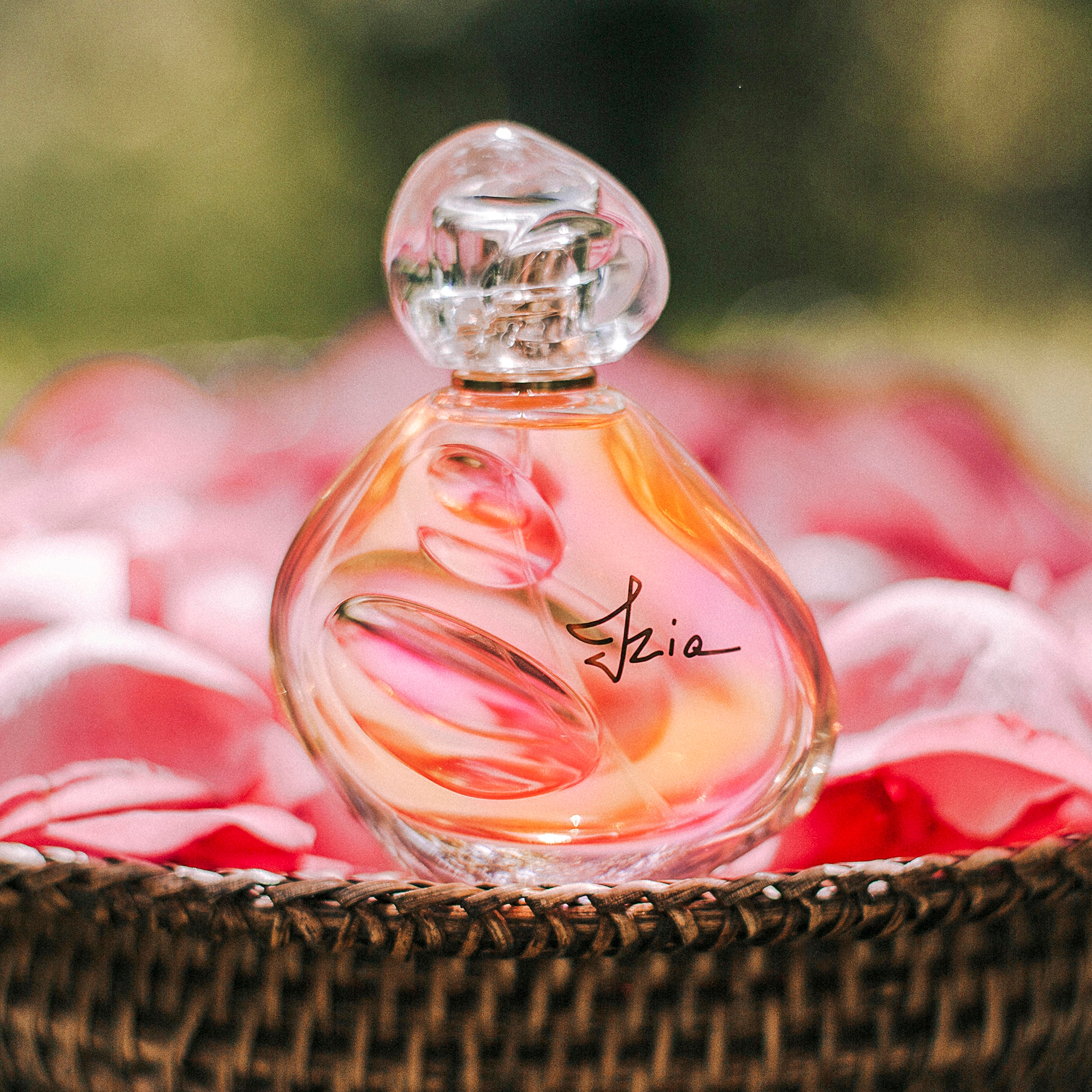 Sisley Paris Izia 30ml | Cult Beauty