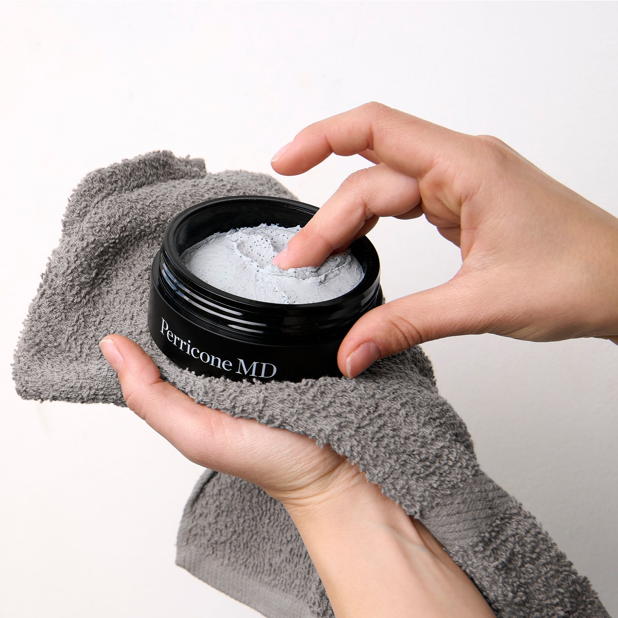 Cold Plasma Plus+ Daily Detox Clay Cleanser | Perricone MD