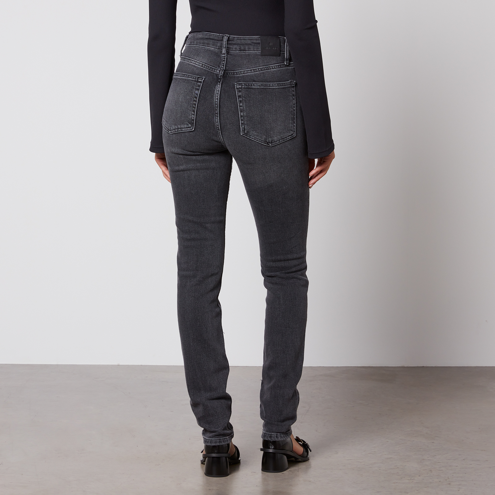 デニム・ジーパン ANINE BING Women Denim Pants A 06 1134 009 Black Jeans Anine Bing vintage black Hugh model