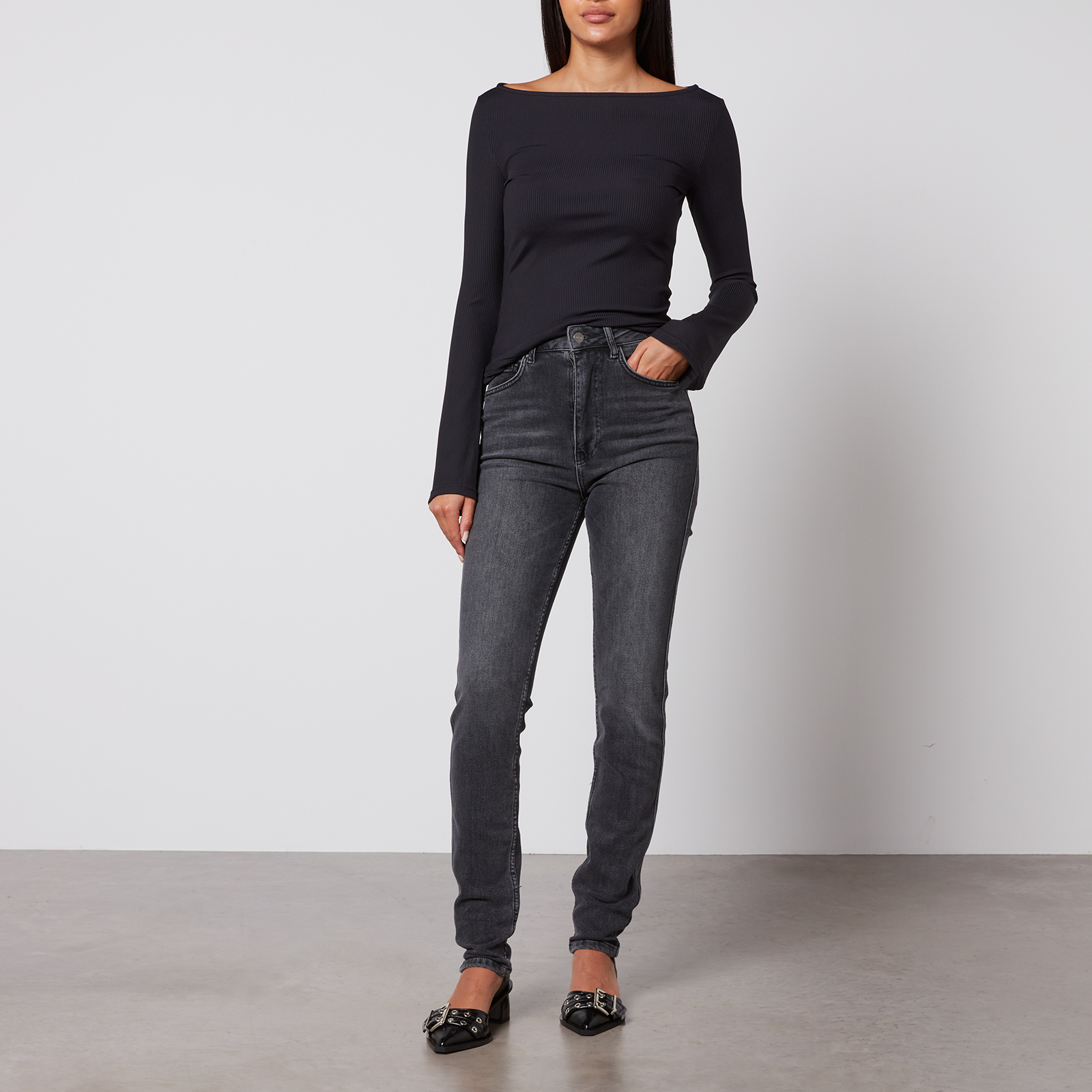 デニム・ジーパン ANINE BING Women Denim Pants A 06 1134 009 Black Jeans Anine Bing vintage black Hugh model