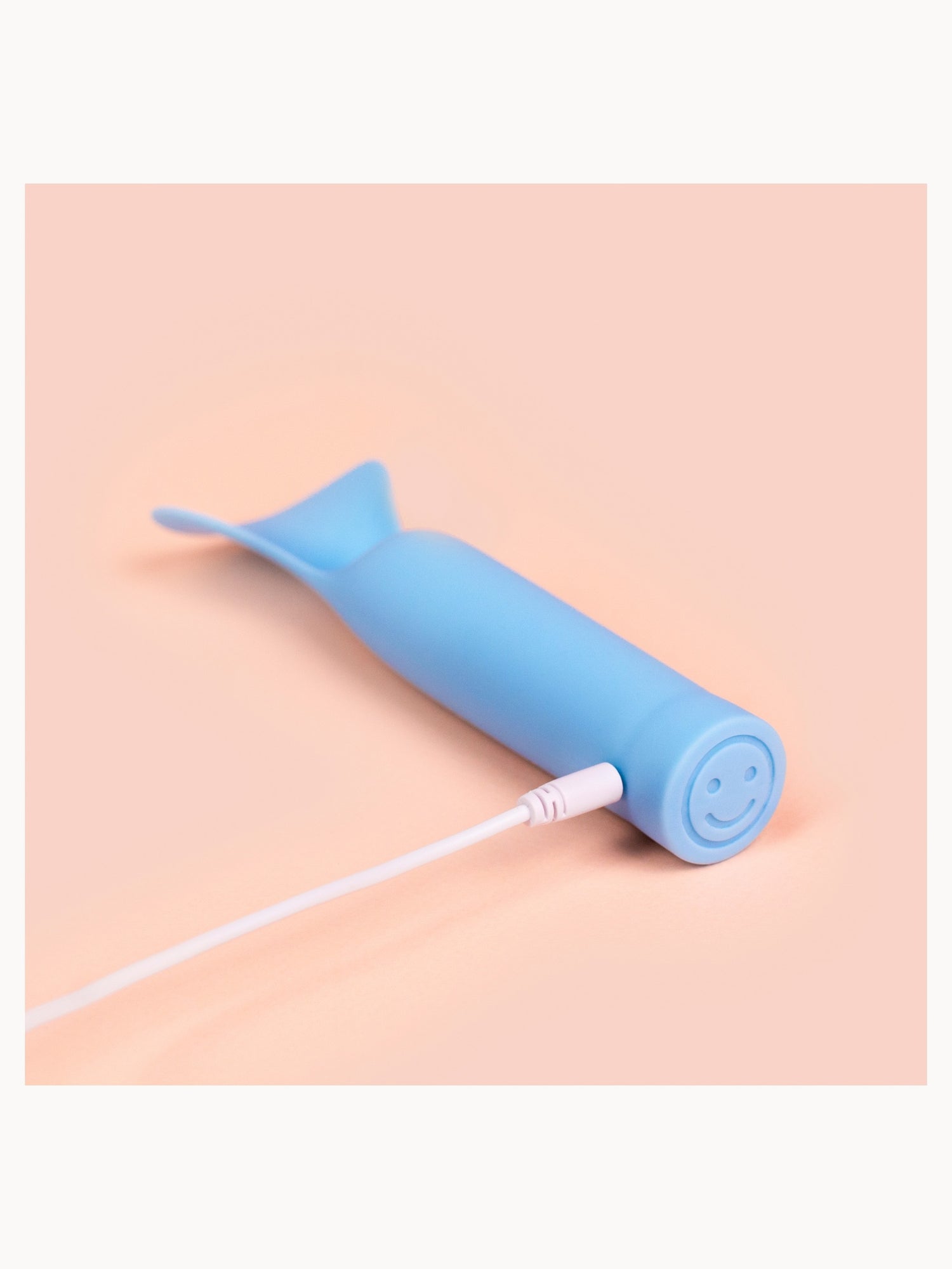 Smile Makers The Poet - Powerful Suction Vibrator | LOOKFANTASTIC