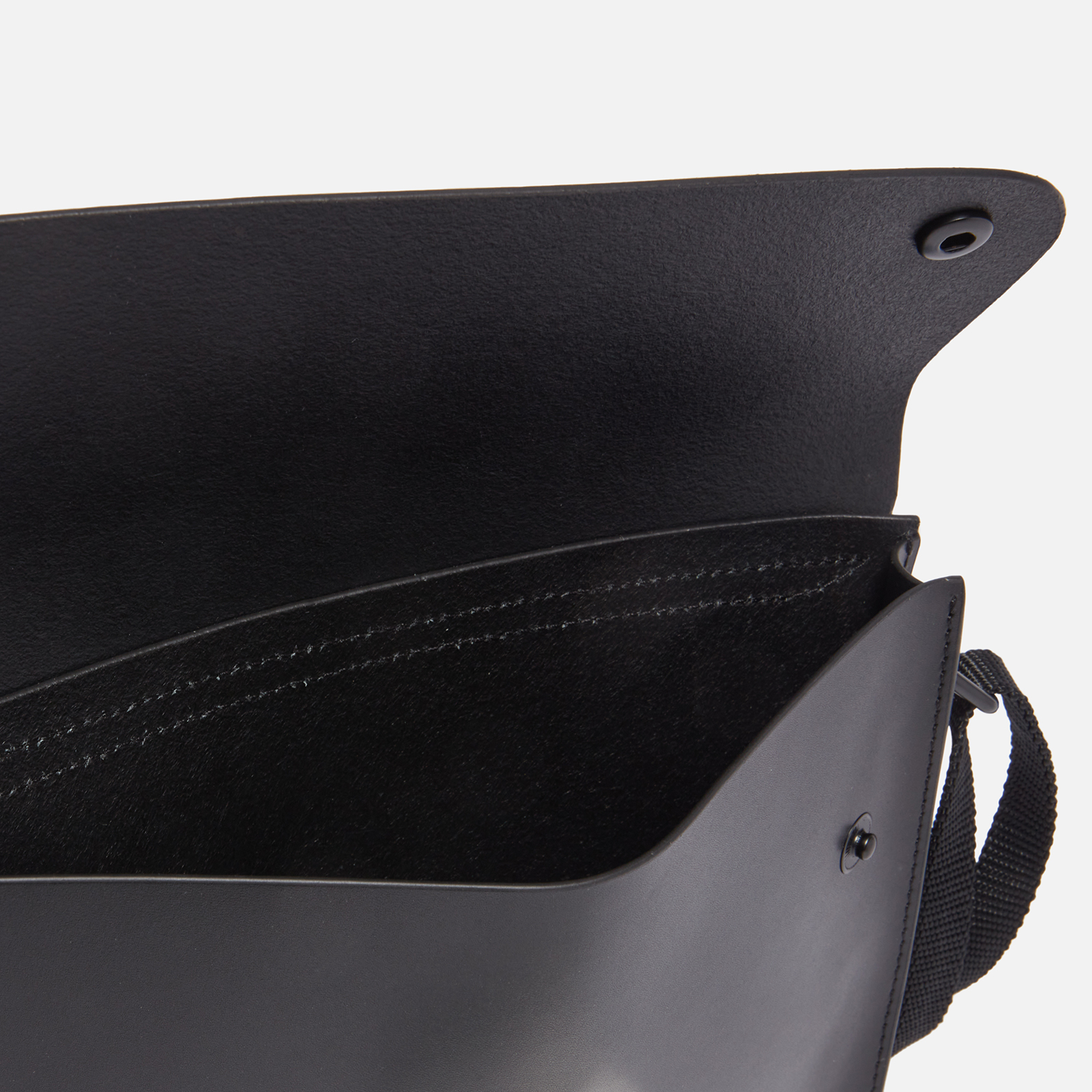 Fred Perry Burnished Leather Sacoche Messenger Bag | Coggles