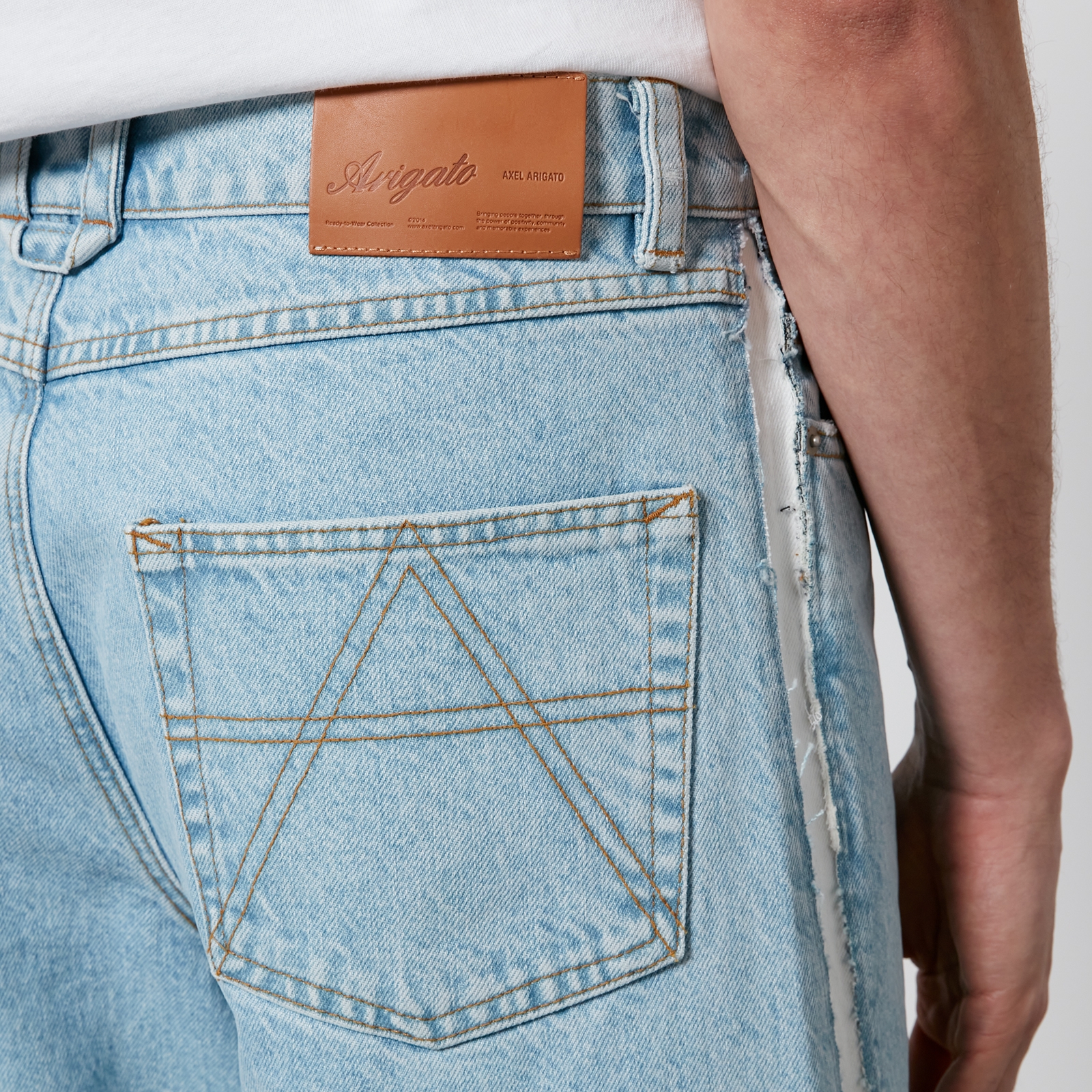 デニム・ジーパン AXEL ARIGATO Women Denims A2628005 CLARA LGBLU BLUE Blue Clara Wide-Leg Jeans by Axel Arigato on Sale