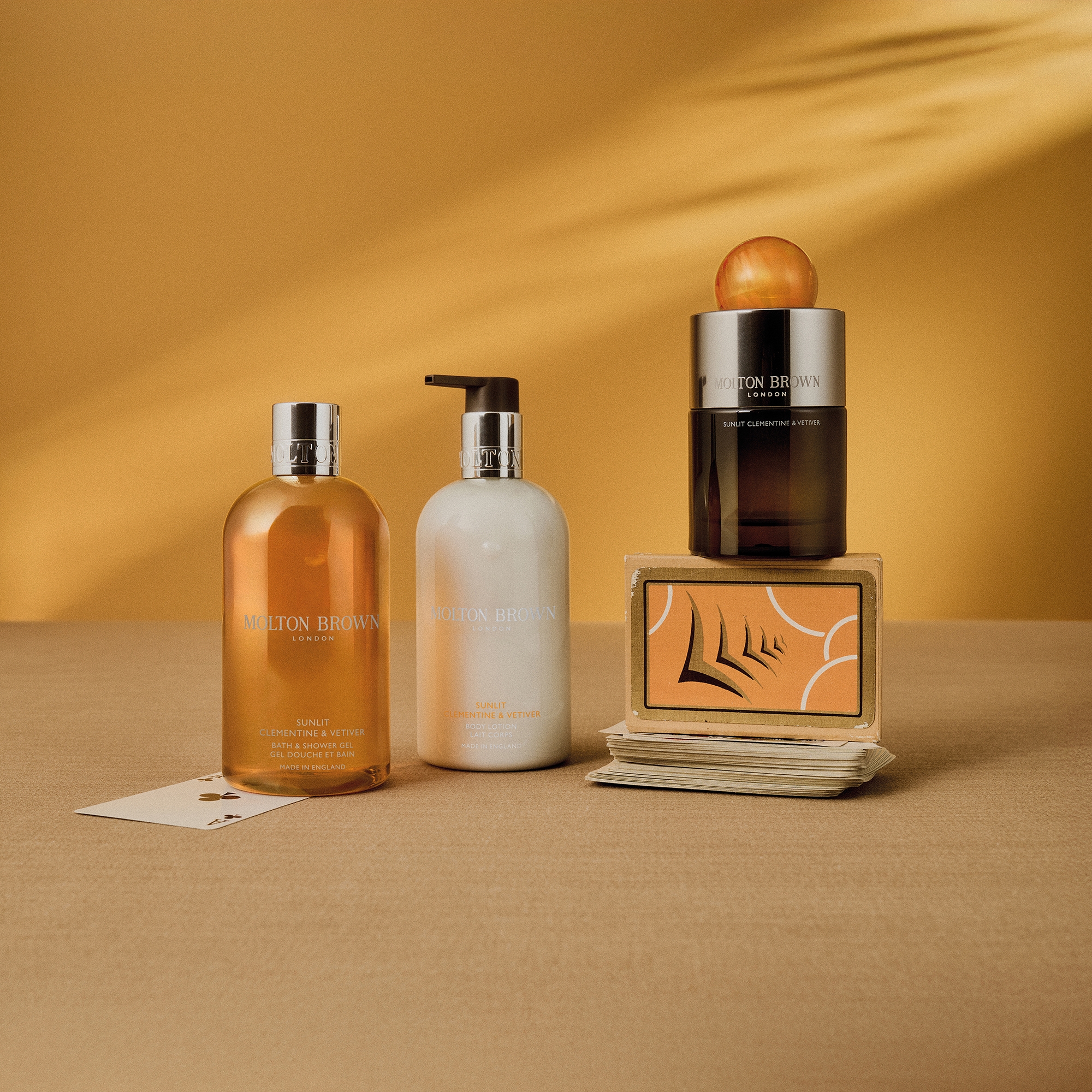 モルトンブラウン SUNLIT CLEMENTINE & VETIVER Amazon.com: Molton Brown Sunlit Clementine & Vetiver Bath