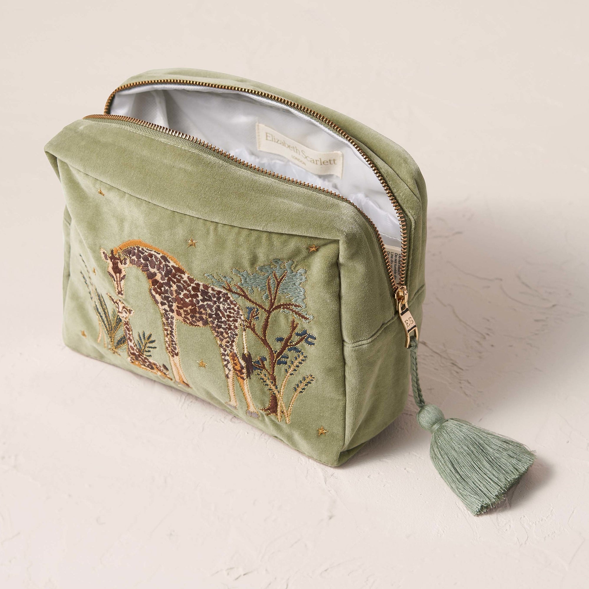 Elizabeth Scarlett　ケース　ミニポーチ 緑 ジラフ Elizabeth Scarlett Giraffe Mother and Baby Olive Velvet Everyday