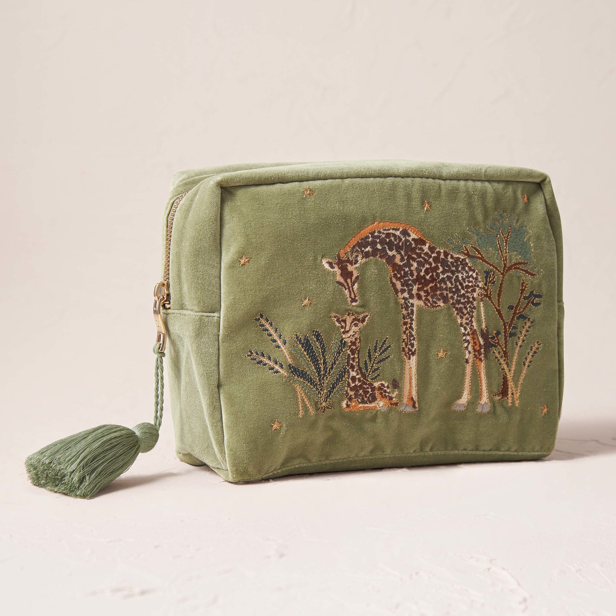 Elizabeth Scarlett　ケース　ミニポーチ 緑 ジラフ Elizabeth Scarlett Giraffe Mother and Baby Olive Velvet Everyday