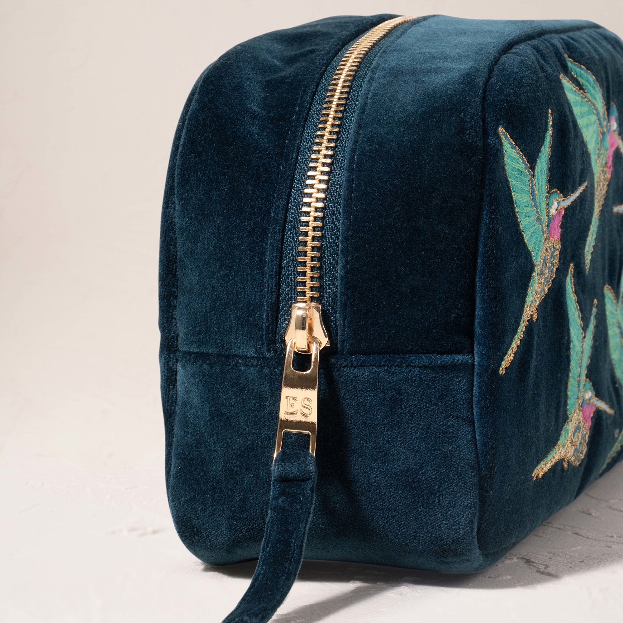 【送料関税込】Elizabeth Scarlett / Pineapples Makeup Bag Pineapple Makeup Bag – Elizabeth Scarlett