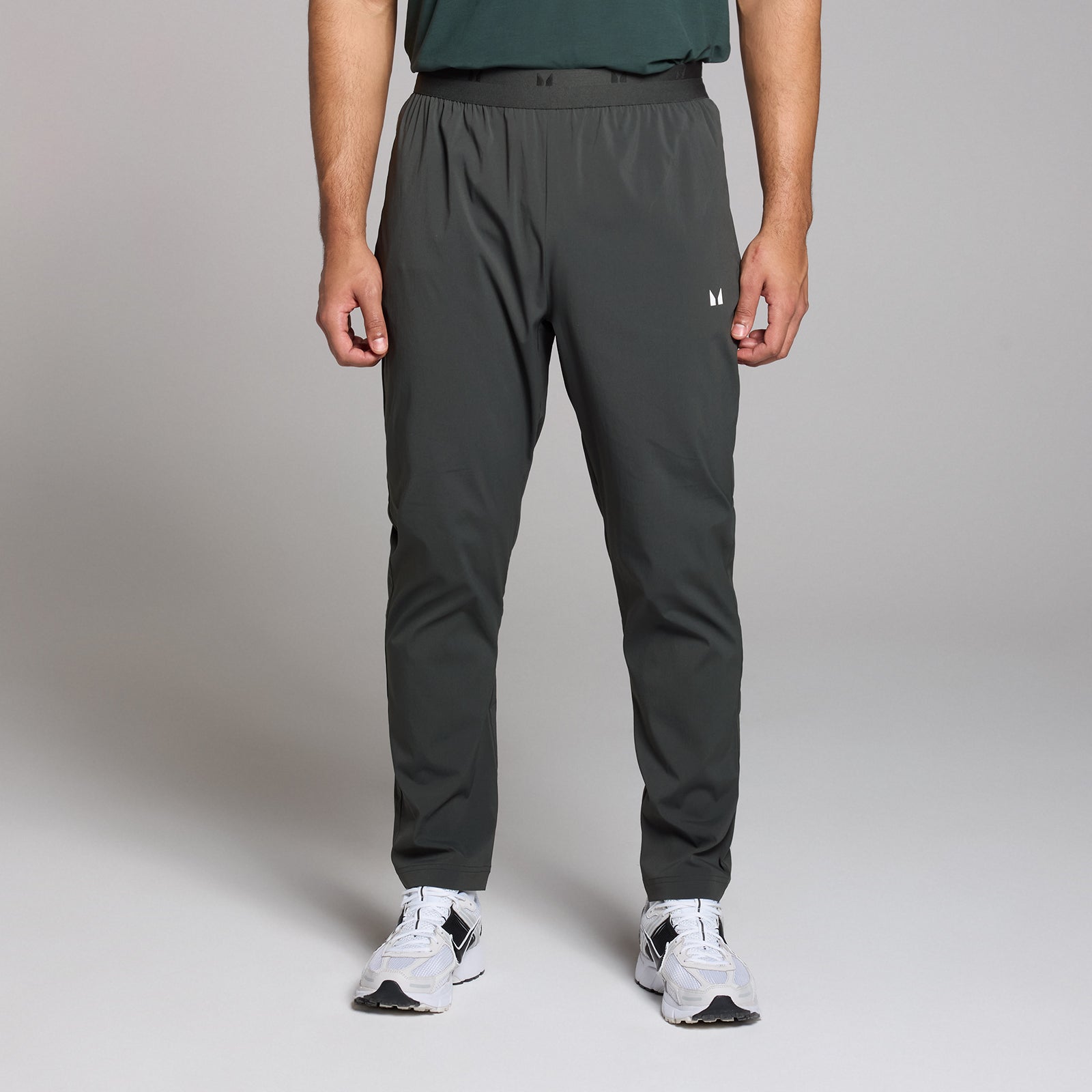 MP Men's Tempo Graphic Nylon Joggers - Washed Black | Myprotein