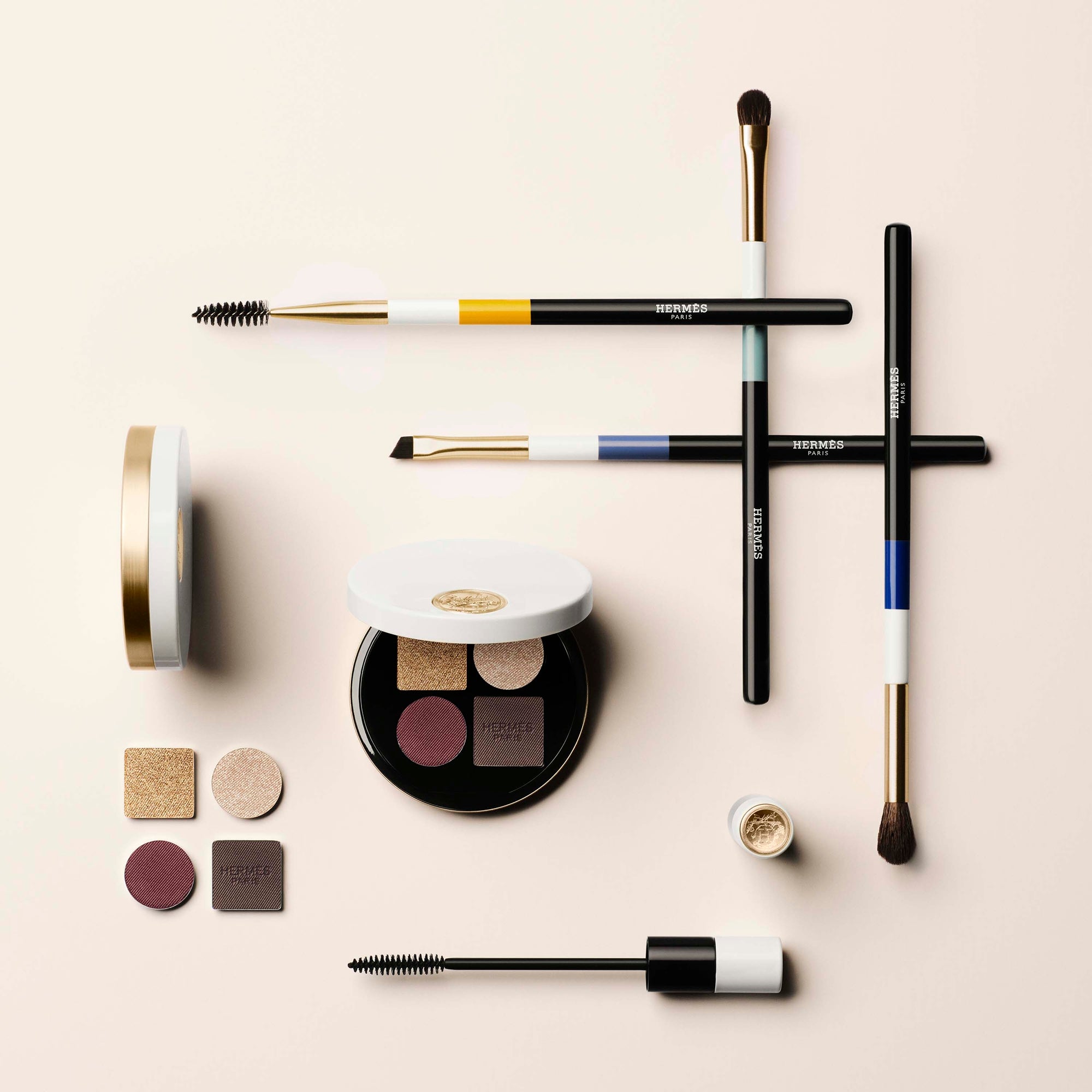 Hermès Eyeliner Eye Brush Le Traceur | Cult Beauty