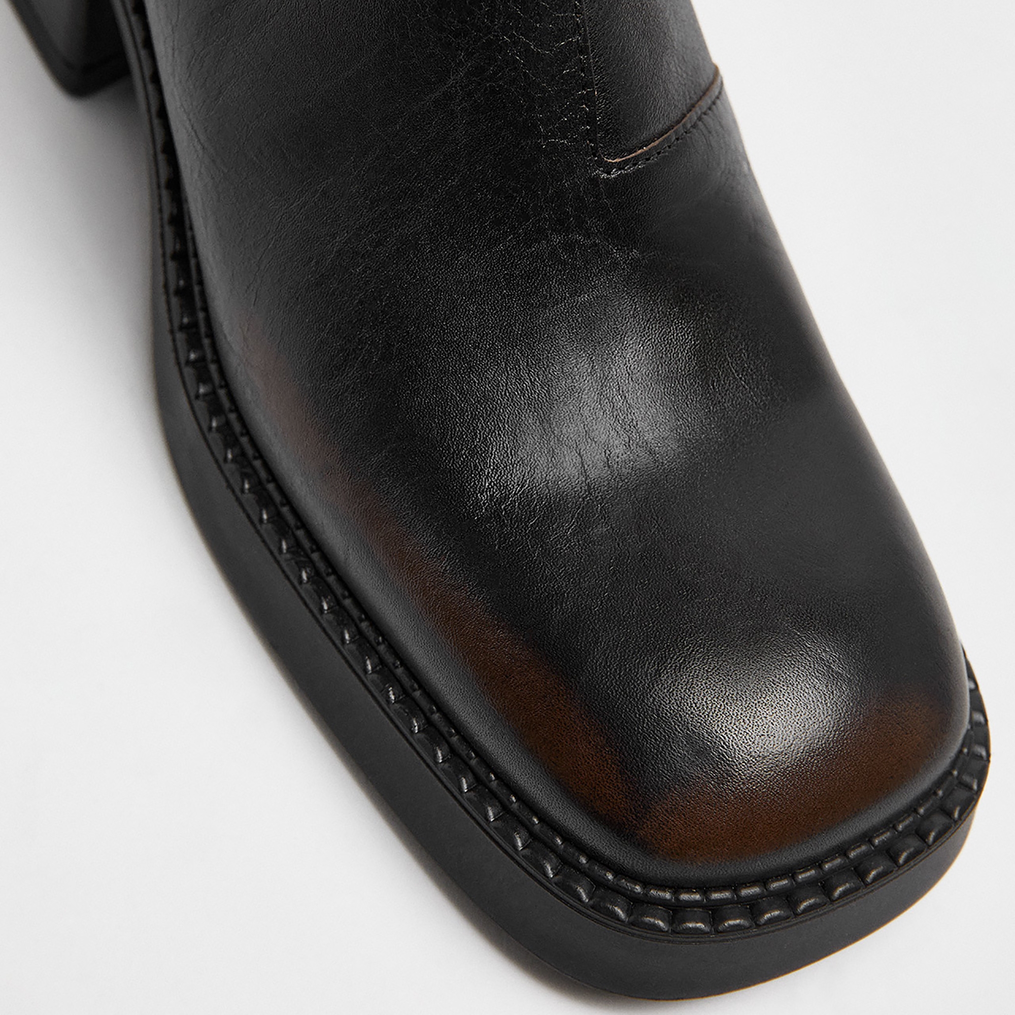 【美品】E8 by Miista エナメルプラットフォーム〈定価36,300円〉 美品】E8 by Miista エナメルプラットフォーム〈定価36,300円