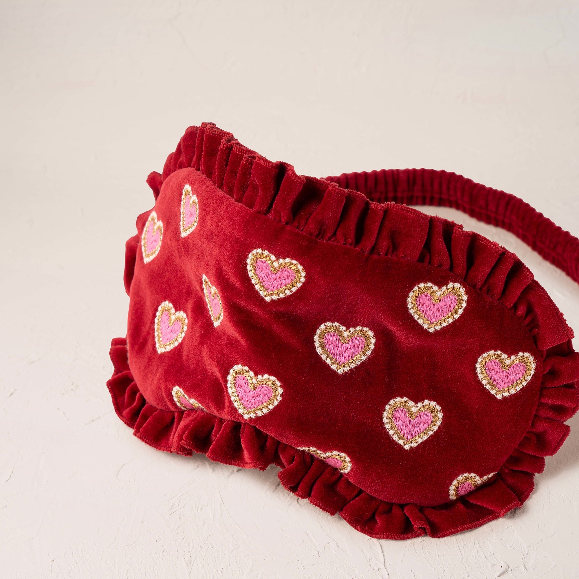 Elizabeth Scarlett Love Hearts Rouge Velvet Eye Mask | LOOKFANTASTIC