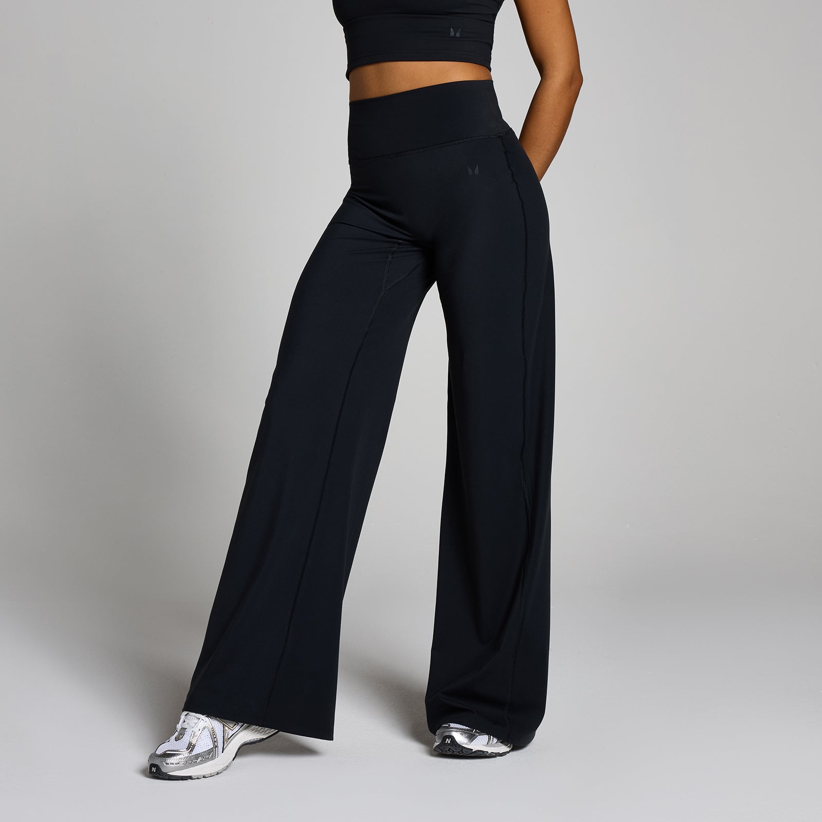 MP Women's Tall Tempo Wide Leg Leggings - Black | Myprotein