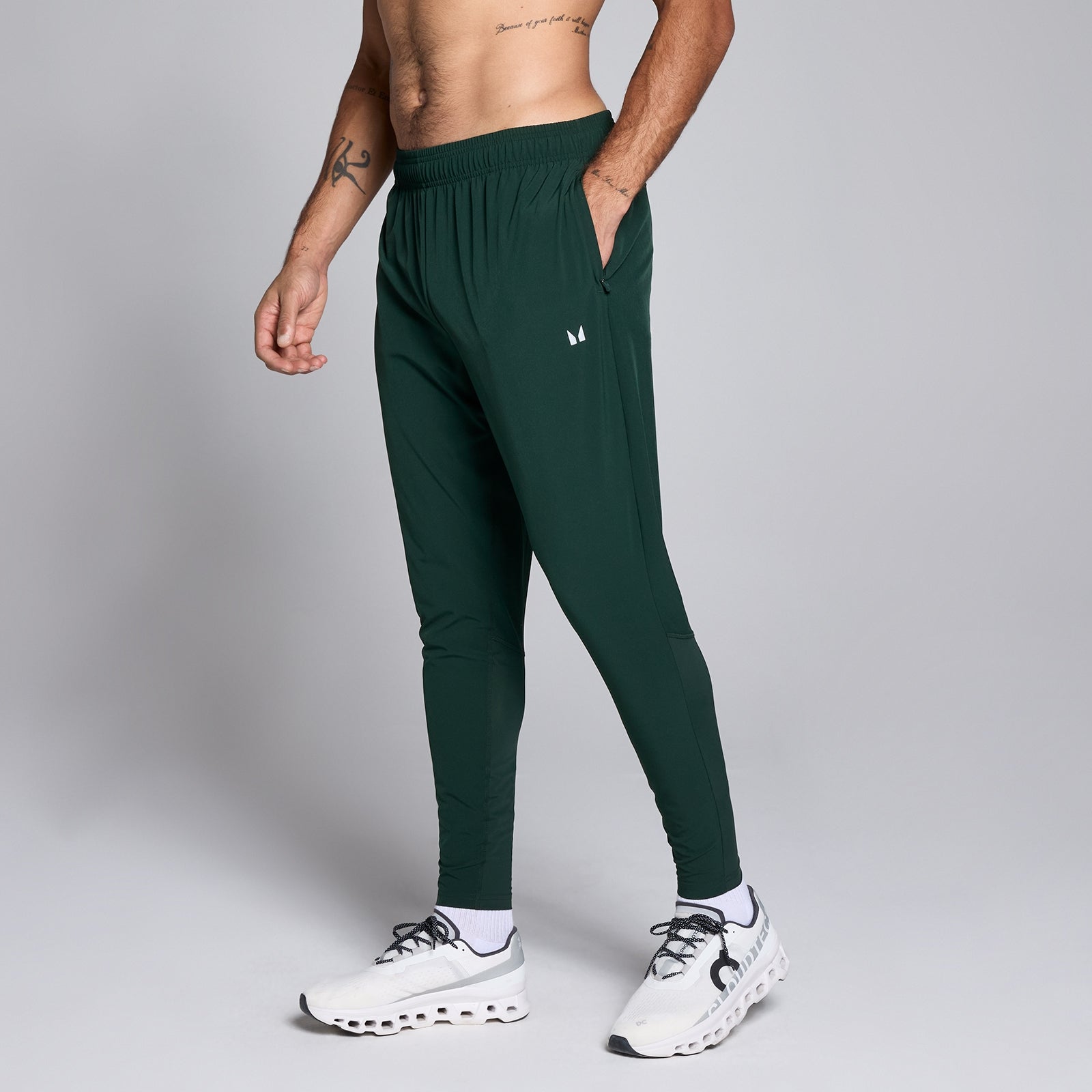MP Men's Training Woven Joggers - Black | Myprotein