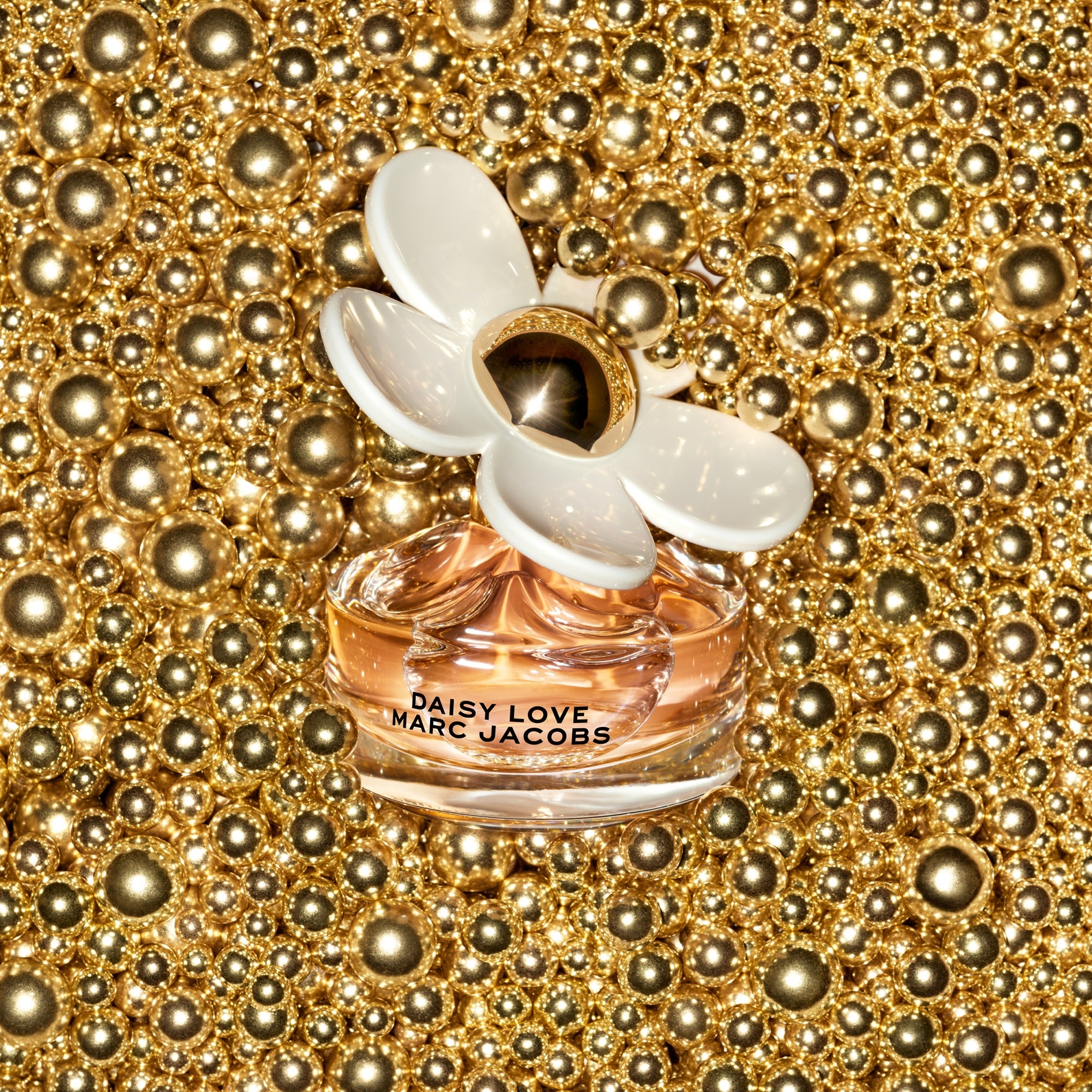 Marc Jacobs Daisy Love Eau de Toilette 50ml Gift Set | LOOKFANTASTIC