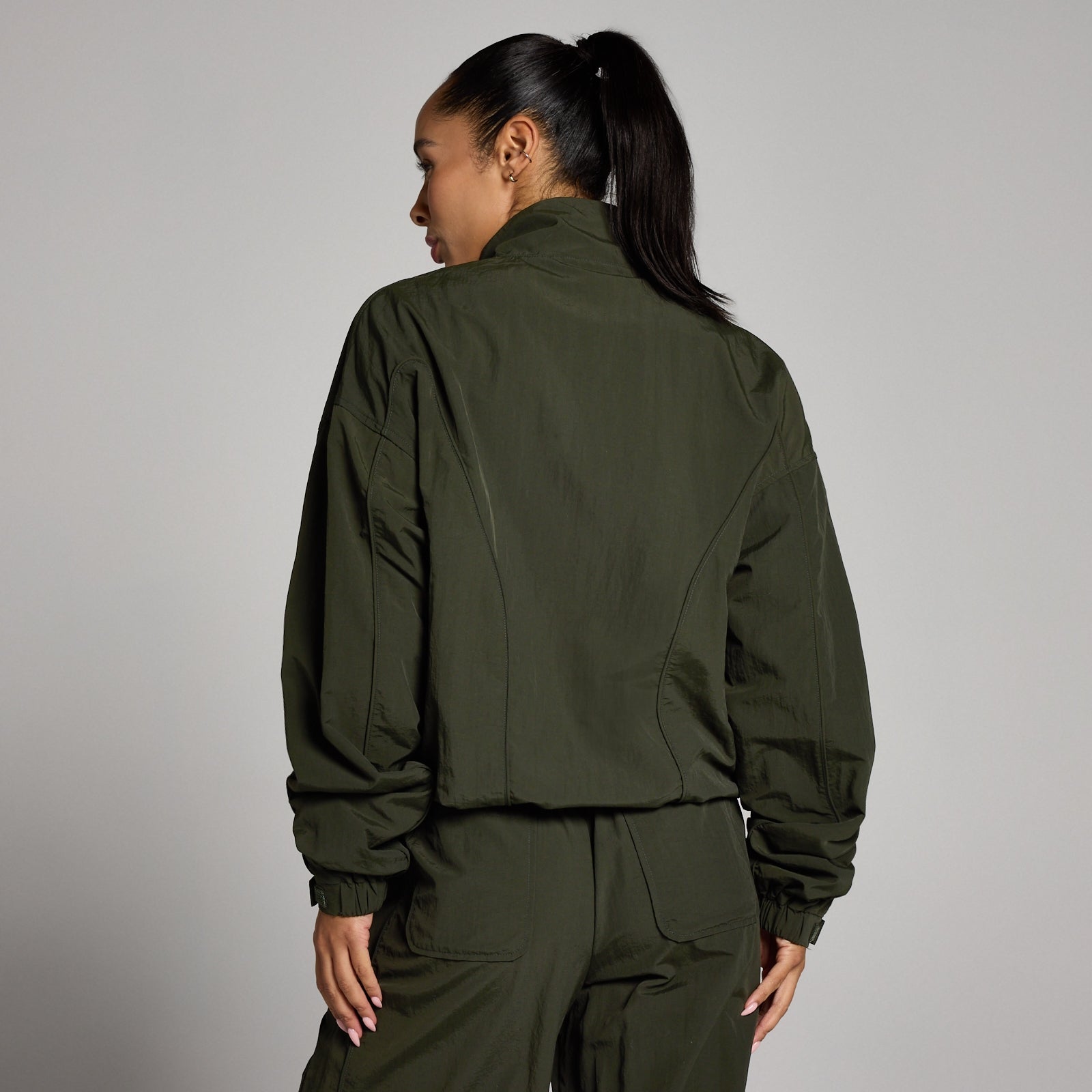 MP Women's Woven Jacket - Forest Green | Myprotein Canada