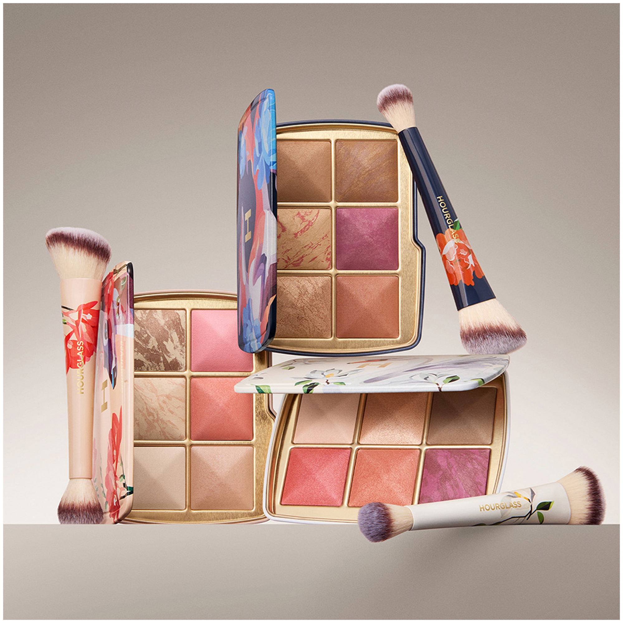Hourglass Ambient Lighting palette【SWAN】 Hourglass Ambient Lighting Edit Unlocked- Swan | Cult Beauty