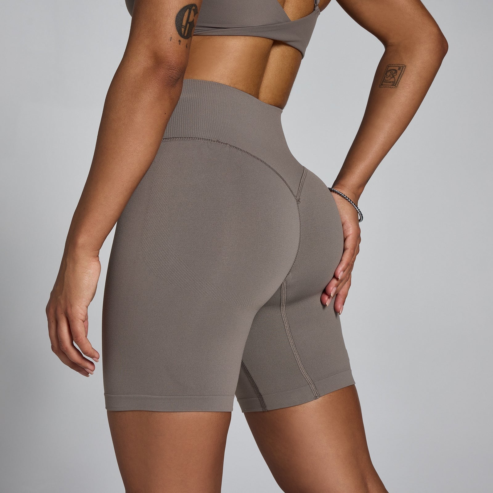 レディース｜トレーニング＆ジムショートパンツ | Myprotein