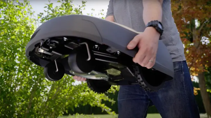 Thumbnail for <span style="font-size:20px;font-weight:bold">Security System</span><span style="font-size:20px">                       Every Miimo is equipped with an onboard alarm sound upon lifting, and the Live models include geofence capability.</span>