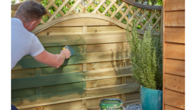 Fence Paint Colours to Make Your Garden Look Bigger