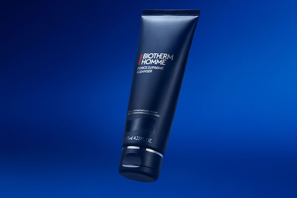 Good looking skin starts with an effective cleanser and scrub. Biotherm Homme has a cleanser for each skin type or concern. Don't forget to help your cell renewal with a weekly exfoliation.