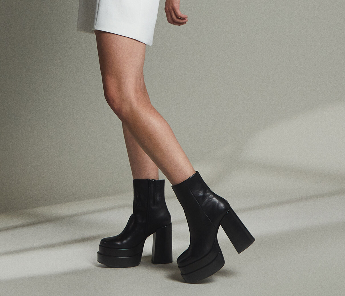 SHOP WOMEN'S FOOTWEAR